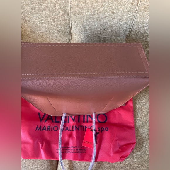 VALENTINO
Girls Jelly Tote Bag in Brown brand new with dust bag - Picture 7 of 10